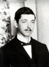 A photo of Wayne Gable cropped from the family photo.  He is about 25 years old.